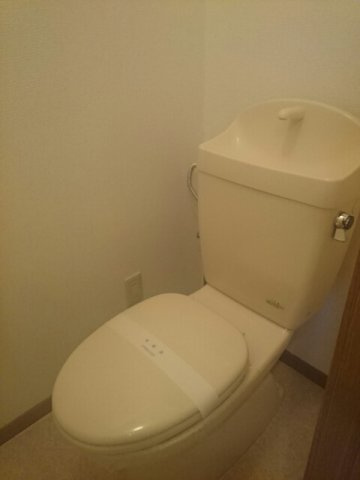 ウィスティリアＡのトイレ|ゆったりとした空間のトイレです