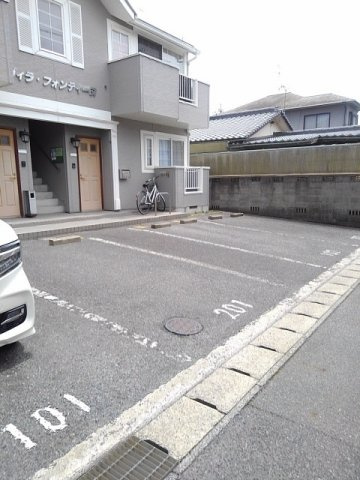 【駐車場】 | ヴィラ・フォンティーヌ | カースペースがあります