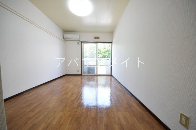 【居間・リビング】 | メゾンアリスト | おしゃれな居間です