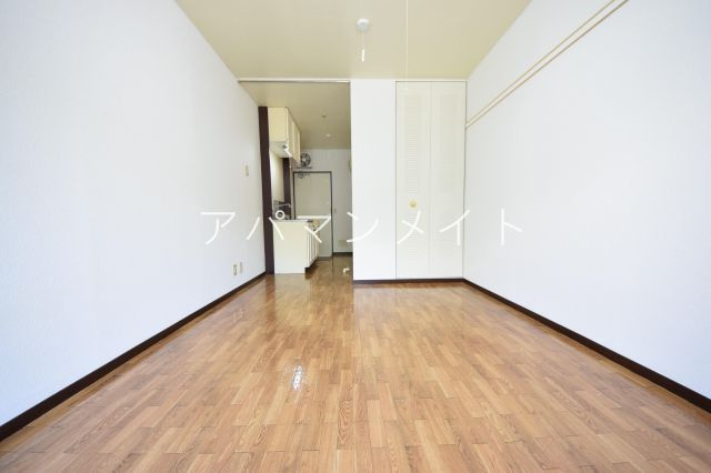 【寝室】 | メゾンアリスト | 使い勝手のいい寝室です