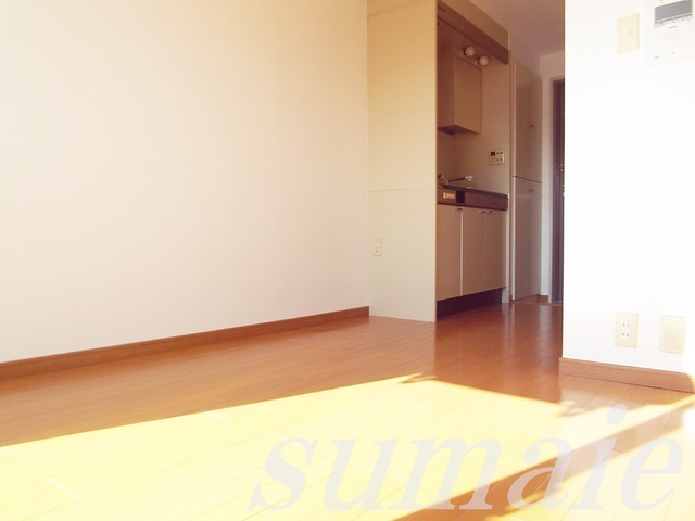 栗生ハイツの居間・リビング|キレイなフローリングのお部屋です！