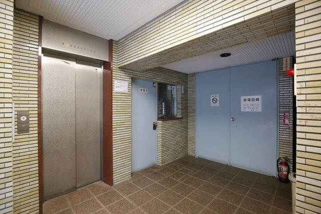 日興パレス三番町のロビー|日興パレス三番町