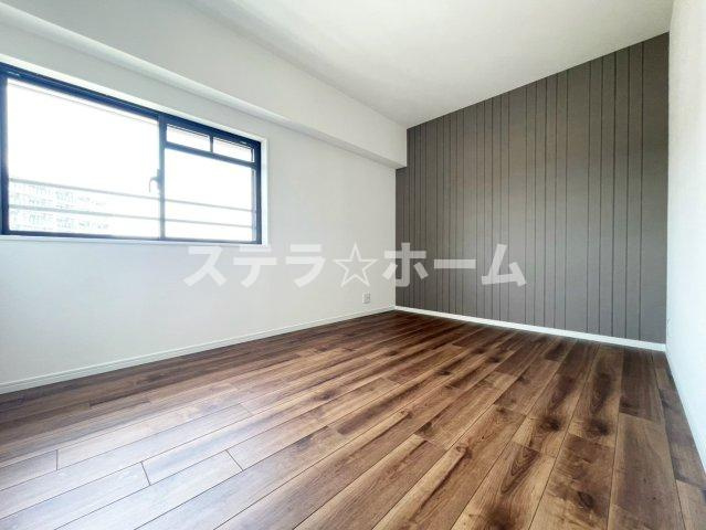 アービング鶴見緑地公園の洋室|落ち着いた色調の洋室です