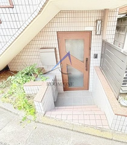 シャンブルＩＳのエントランス|エントランスです。