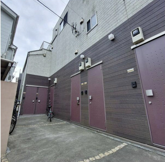 Bliss千歳烏山の玄関