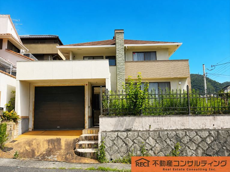 神戸市灘区篠原台　中古戸建の駐車場
