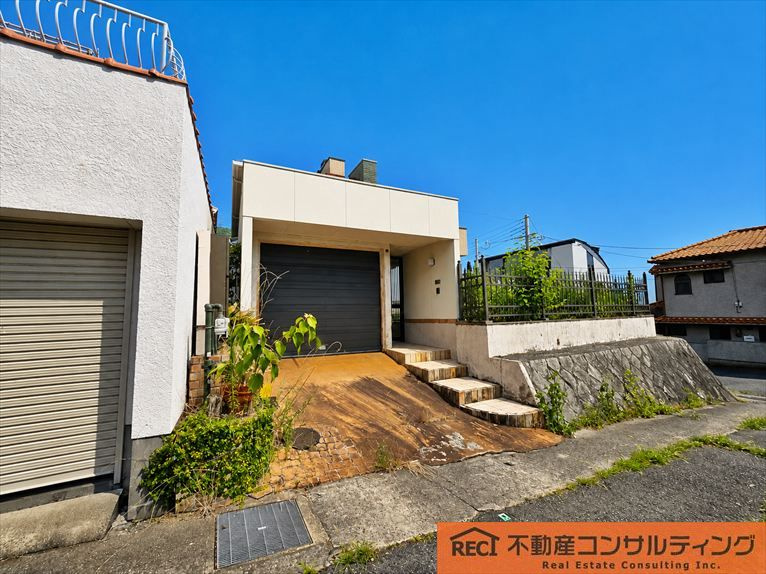 神戸市灘区篠原台　中古戸建のエントランス