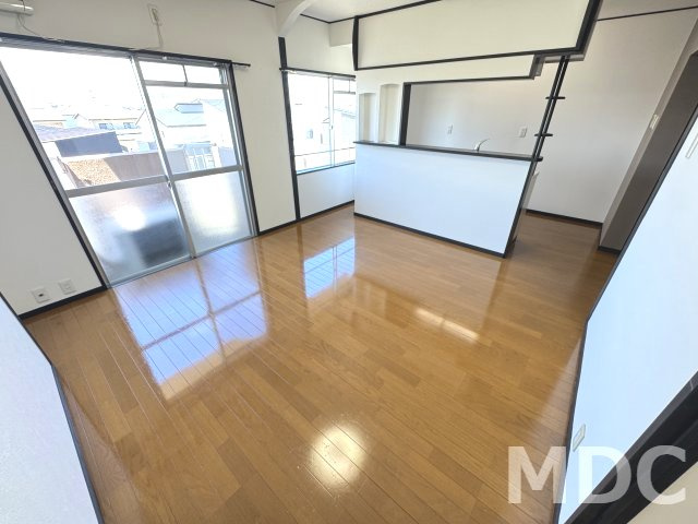 徳島市上助任町蛭子の賃貸マンションの洋室