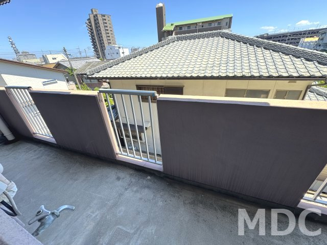 徳島市上助任町蛭子の賃貸マンションのバルコニー