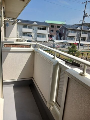 【バルコニー】 | グレース上道Ａ | 暖かな日差しのふりそそぐバルコニー