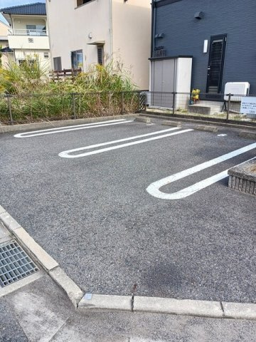 【駐車場】 | ア・ラ・モード．メゾン | 駐車場に車を止められます