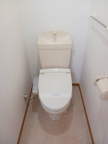 メゾン長船Ｂのトイレ|ゆったりとした空間のトイレです