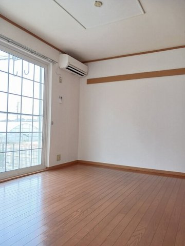 メゾン長船Ｂの内装|明るい色調の室内です