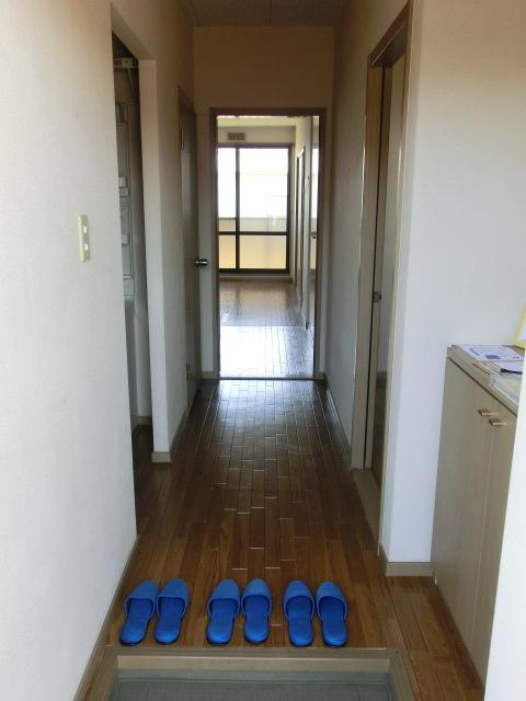 ビーライン撫川の玄関|明るい玄関です