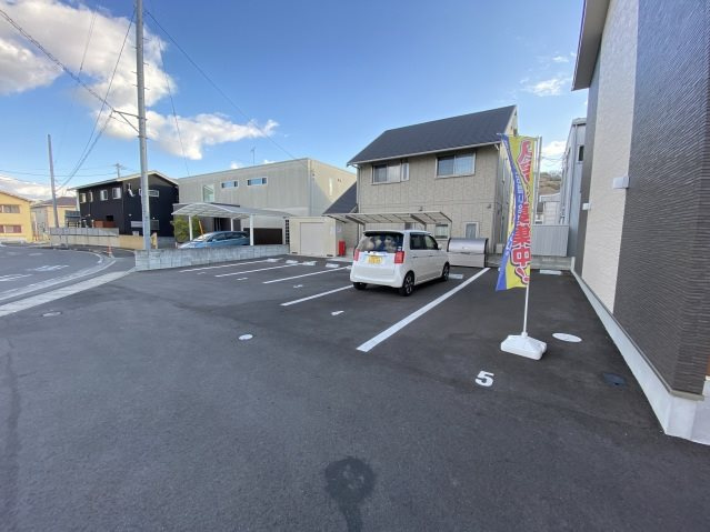 ファインⅡの駐車場