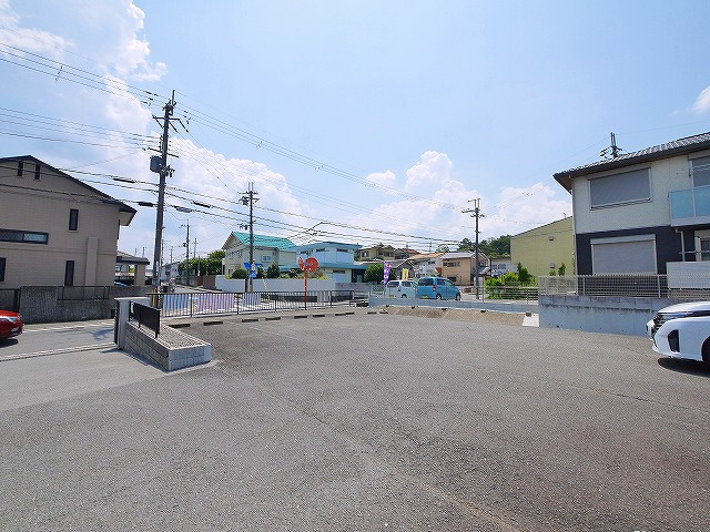 坂本ハイツBの駐車場