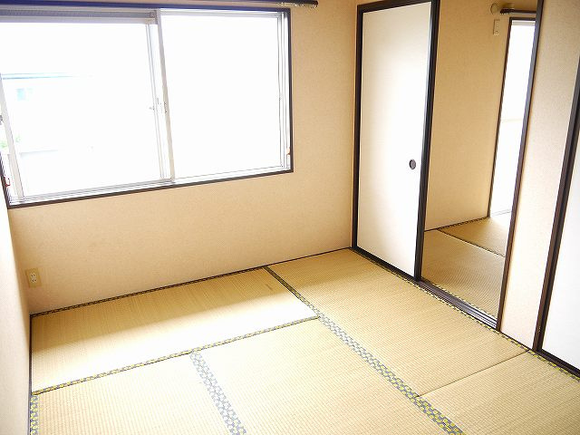 坂本ハイツBの和室
