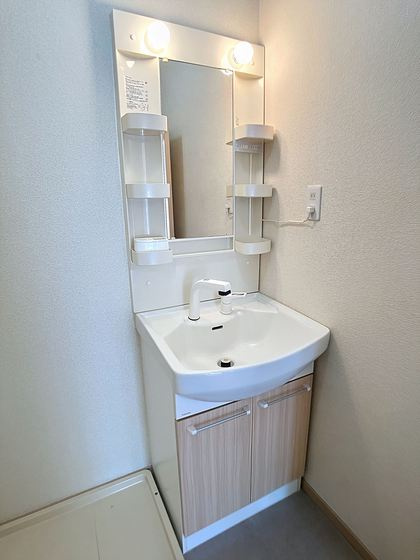ヒューマンズライフ西市の洗面所
