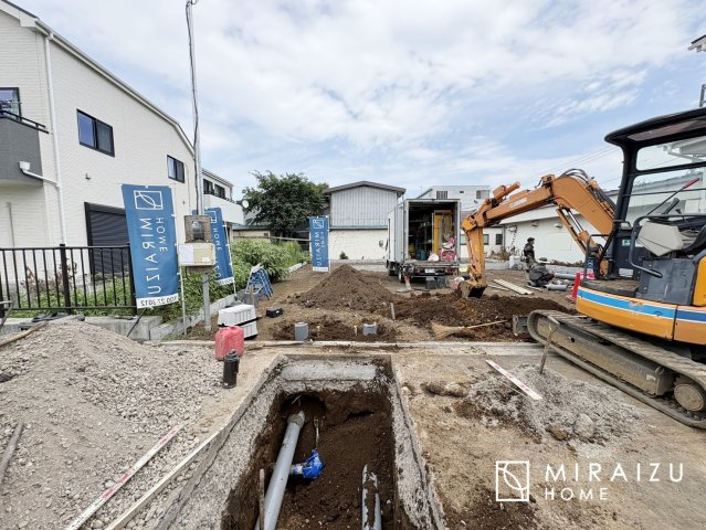 【周辺】 | 青々とした空の下、新築が立ち並びます。カースペースにゆとりがあり、住まう方々を穏やかな気持ちにさせてくれる、そんなお家です。見学・ご相談等、お気軽にご連絡下さい♪