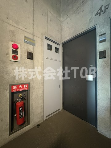 【その他】 | グルワール代田橋 | 401号室　玄関ドア※クリーニング完了前※