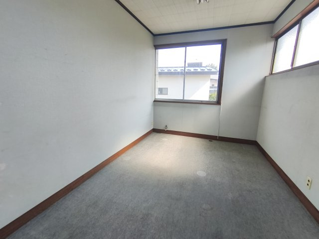 栗橋中央2丁目　中古住宅の洋室|事務所2階の2部屋目！