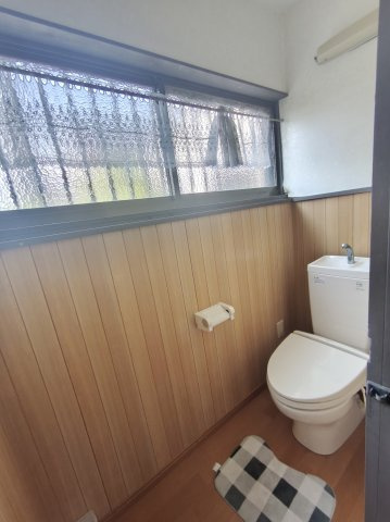 栗橋中央2丁目　中古住宅のトイレ|事務所にはトイレもあります！