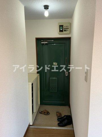 ハイツ三河屋　バストイレ別　3方角部屋　駅近の玄関