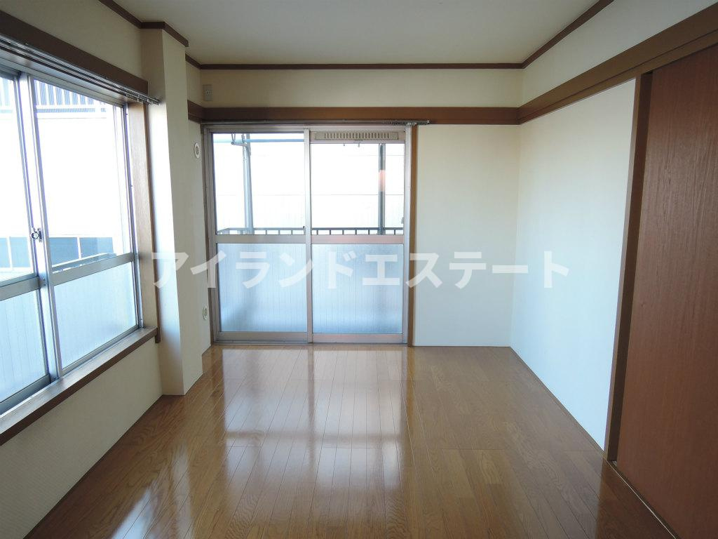 ハイツ三河屋　バストイレ別　3方角部屋　駅近の内装