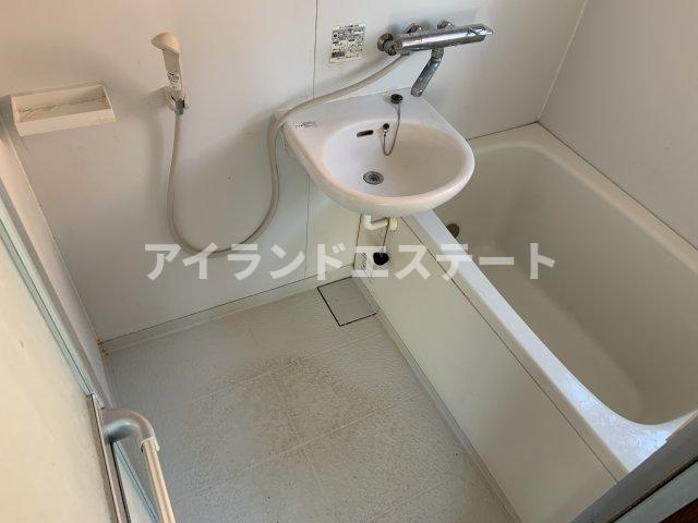 ハイツ三河屋　バストイレ別　3方角部屋　駅近の浴室