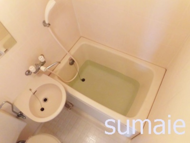 栗生ハイツの浴室|バスルームです☆
