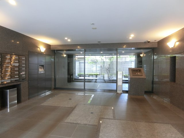 ルーブル武蔵小杉弐番館のエントランス