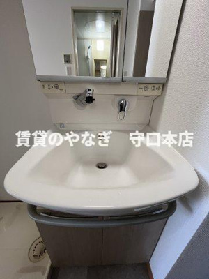 【独立洗面台】 | M’ｓ FLAT | 朝の支度にも助かる、独立の洗髪洗面化粧台