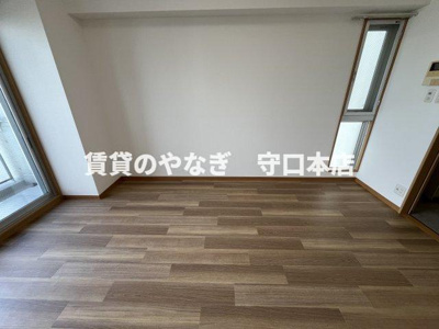 【洋室】 | M’ｓ FLAT | 明るい洋室です