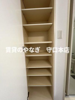 【玄関】 | M’ｓ FLAT | 便利な収納スペースです