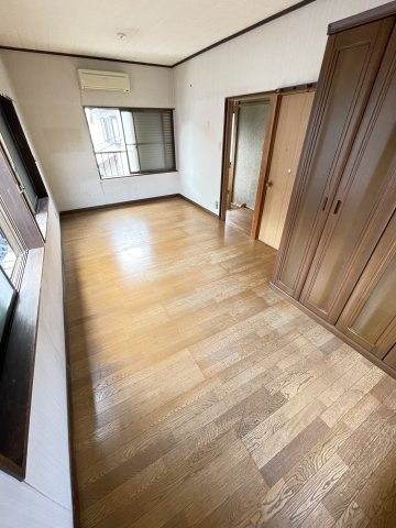 大和田5丁目　戸建の洋室|2階　洋室9帖