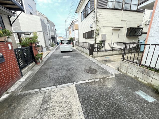 大和田5丁目　戸建の外観|前面道路