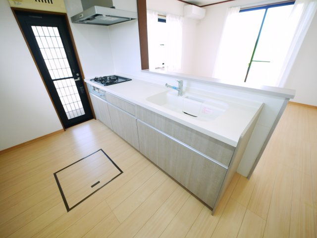 東金市薄島　  中古戸建 のキッチン|内外装リフォーム済み令和8年7月 敷地約219坪 駐車10台可能　業務スーパー徒歩約10分