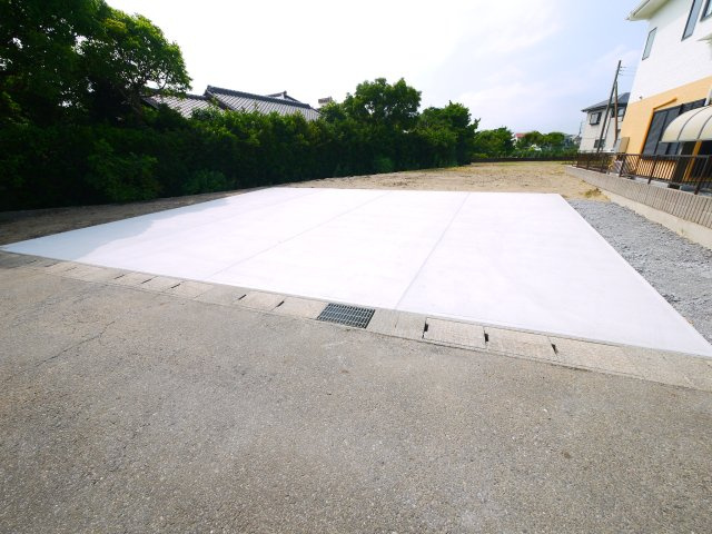 東金市薄島　  中古戸建 の駐車場|内外装リフォーム済み令和8年7月 敷地約219坪 駐車10台可能　業務スーパー徒歩約10分