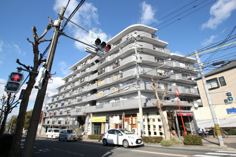 サンヒルズ松和花壇の外観