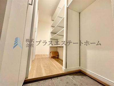 【収納】 | 中央区熊内町8丁目　新築戸建 | ウォークインシューズクローゼット♪たっぷり収納できます♪