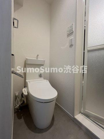 Kewel用賀Ⅱのトイレ|落ち着いた色調のトイレです