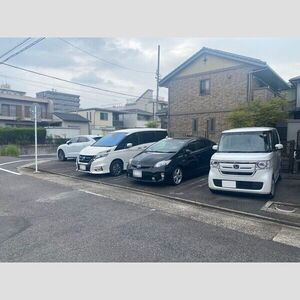 エスポワールの駐車場