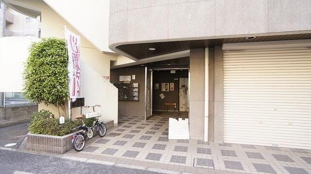 柏市東上町の賃貸マンションのエントランス