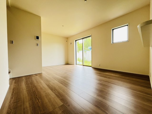知多市新舞子神田42-1『仲介手数料無料』新築一戸建て・建売の居間・リビング