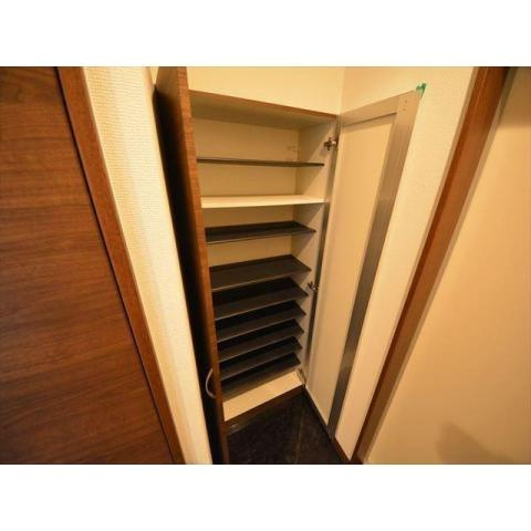 アムールヴィル江坂の玄関|玄関