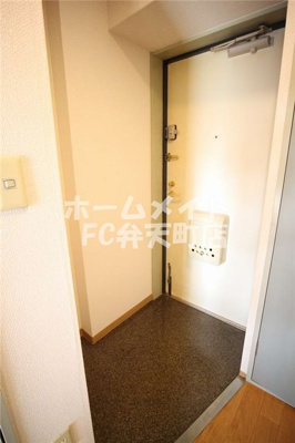 【玄関】 | シャトー弁天弐番館