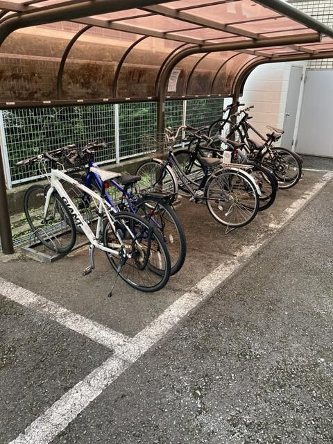 アルカディア駒沢の駐車場