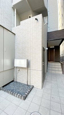 【エントランス】 | 月光　千日前