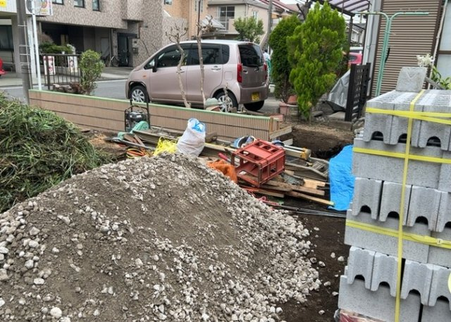 【外観】 | 物件の詳細については、現地を見てわかること以外に、役所や法務局などで調べないとわからないことがあります。そのため、現地に行く場合は、もしこの物件を買ったらどのような生活ができるかをイメージしましょう。