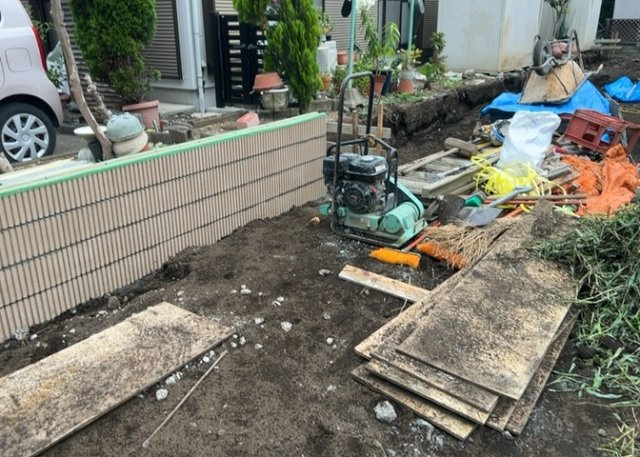 【外観】 | 人が暮らすうえで日光は大切な要素となります。日当たりの良さは譲れないポイントですね。併せて近くに大きな建築物の建築予定がないか、あるいはそれが可能な土地が近くにないか事前に確認することもお勧めします。